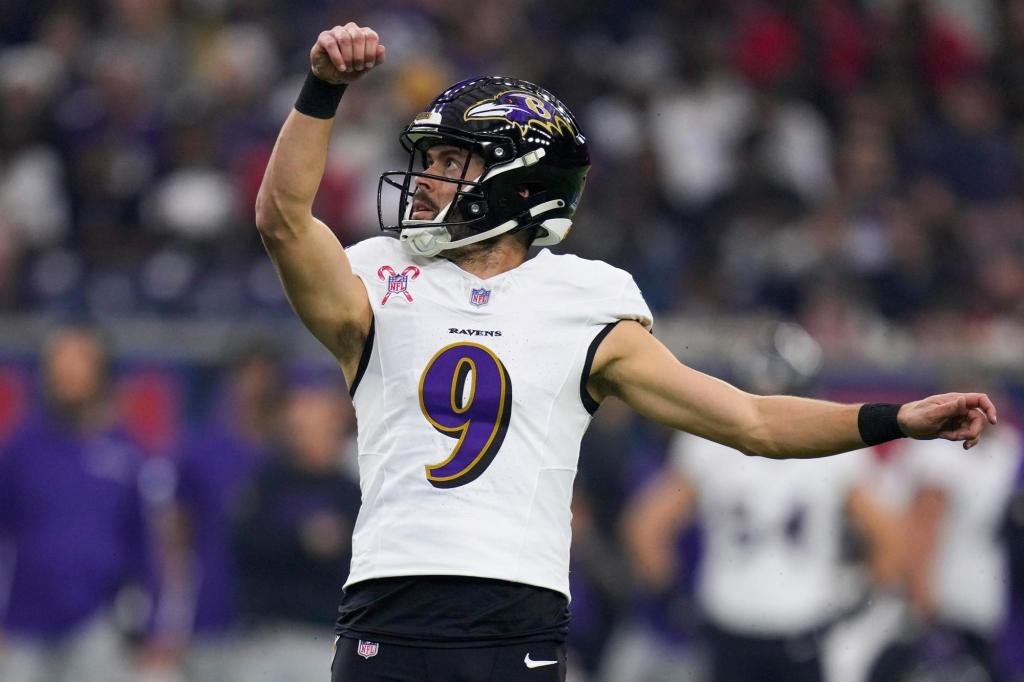 NFL Baltimore Revenne Kicker will look into the allegations by 6 massage doctors about the behavior of Justin Tucker