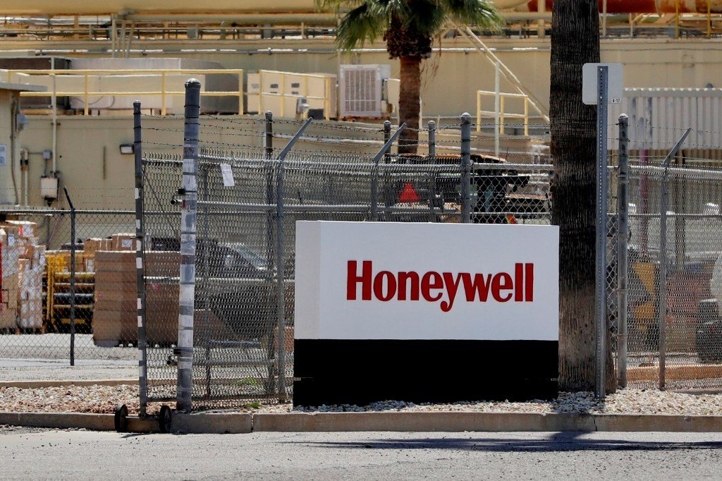 Honeywell, one of the remaining American industrial groups, will be divided into three companies