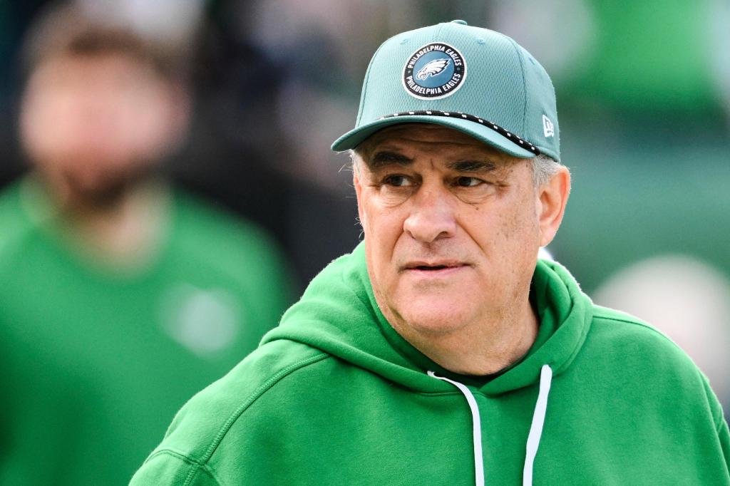 Vik Fangio remake Philadelphia Eagles Defense. Now he wants an elusive super bowl title.